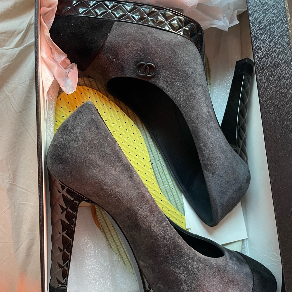 Chanel black suede heels. Perfect condition never been worn.